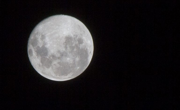 [FOTO] Así se vio la «superluna de nieve» desde General Pico