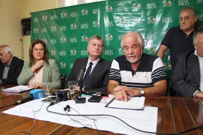 Las obras del Plan Integral de Desagües Pluviales “van a solucionar el problema de fondo”, dijo el ingeniero Mangas
