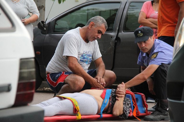 Un policía de civil piquense le practicó RCP a una mujer y le salvó la vida