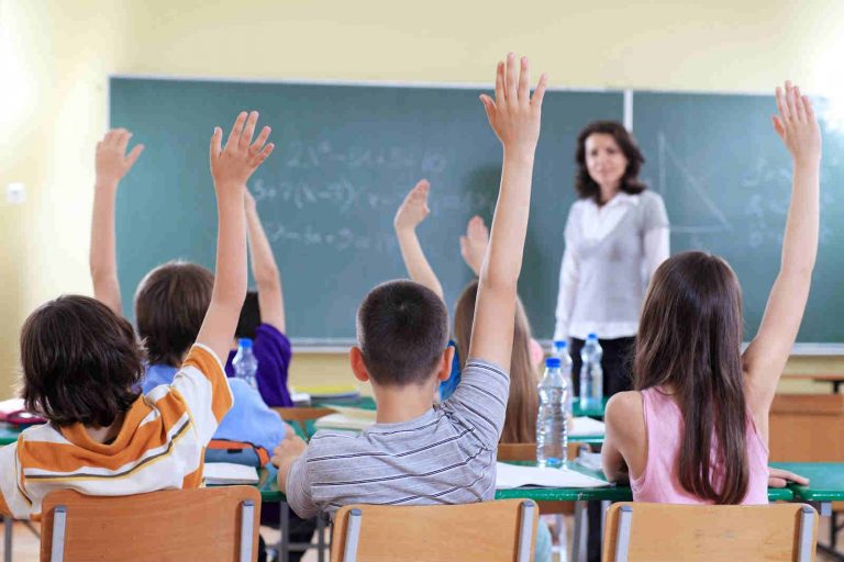 Se viralizó que alumnos que «adeuden hasta 4 materias podrán pasar de año», pero desde el ministerio afirmaron que «no corresponde a La Pampa»