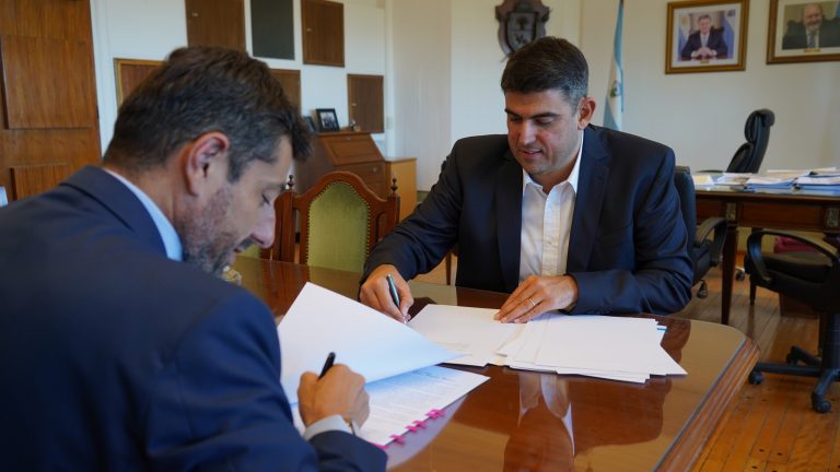 Firman convenio para que comiencen a funcionar Pampa Pagos en las oficinas del Registro Civil