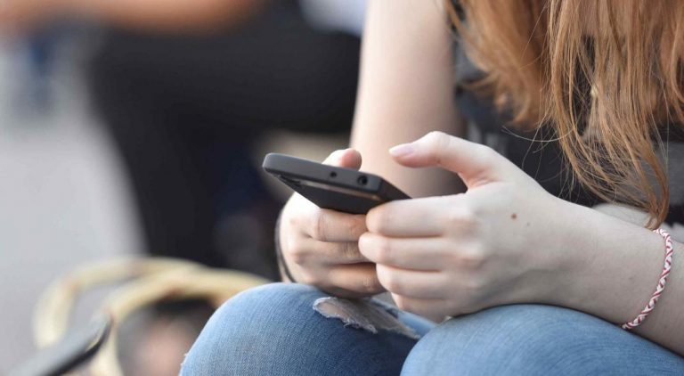 Una adolescente oriunda de San Luis robó un celular en Realicó y fue atrapada por la Policía de Trenel: Finalmente lo devolvió por voluntad propia