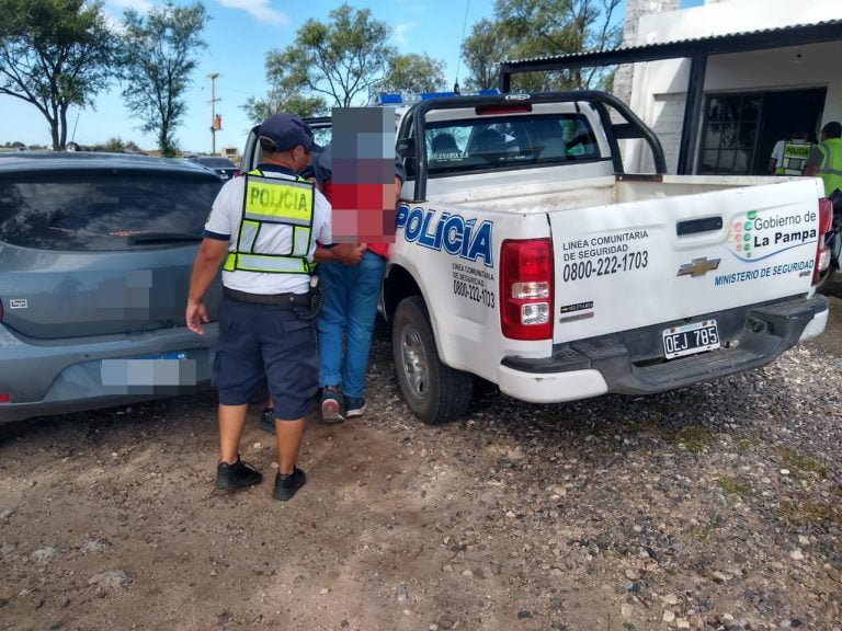 Detienen a cuatro personas oriundas de Córdoba que habrían amenazado de muerte a una familia de la localidad de Parera