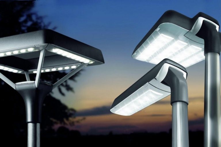 Instalarán once nuevas columnas con artefactos led para iluminar el acceso a Colonia Barón