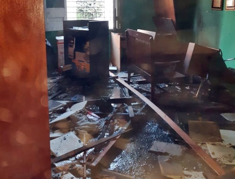 Incendio en dependencia policial: Se prendió fuego una de las oficinas donde funciona Seguridad Rural