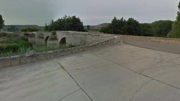 Una pareja de españoles confesó que tiró a su bebé recién nacido al río