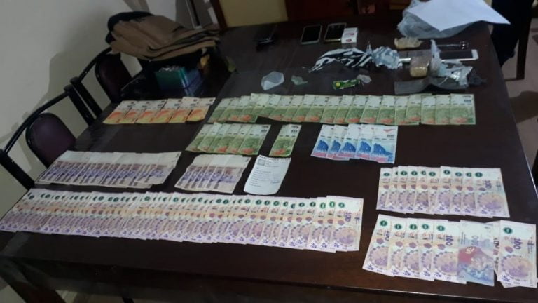 Importante allanamiento en 25 de Mayo: Secuestraron un auto, drogas, $ 29.900 y detuvieron a una persona