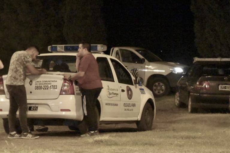 Mujeres que hacían “dedo” fueron detenidas en la rotonda de Pueblo Nuevo por robar $ 60.000 pesos al hombre que las llevaba