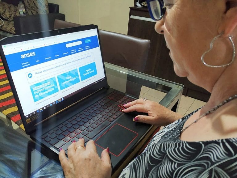 Ingreso Familiar de Emergencia: en solo 8 horas, más de medio millón de personas se pre inscribieron para recibir la ayuda de 10 mil pesos