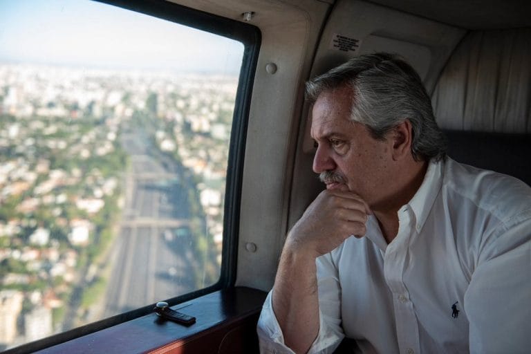 Alberto Fernández: “Me preocupa mucho que haya tontos que no entiendan el riesgo en el que estamos, el idiota que circula con fiebre que lastima la Salud de todos”