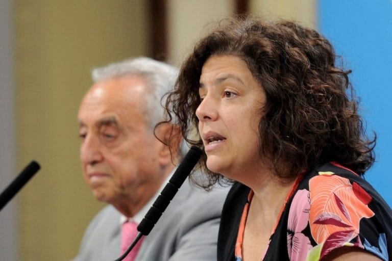 Se descentralizan los análisis de coronavirus y se trabajan para adquirir test rápidos, afirmó la secretaria de Acceso a la Salud de Nación