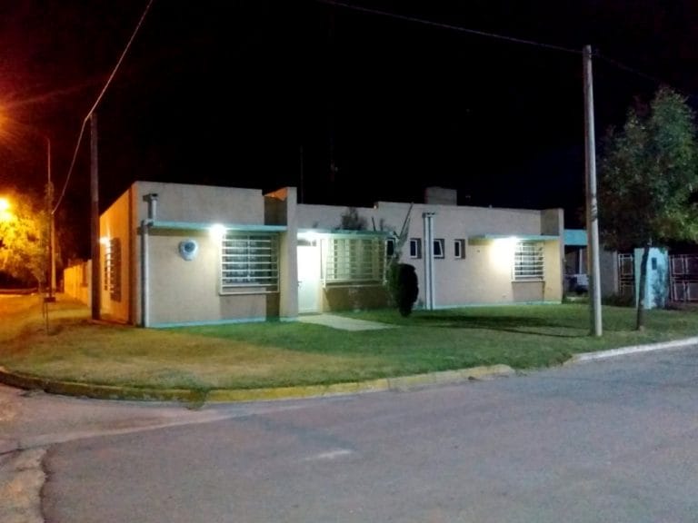 Dos hermanos amenazaron e intentaron golpear a policías de Agustoni luego que les retuvieran la moto: Uno fue demorado y otro se dio a la fuga