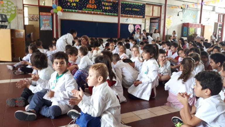 “El promedio es de 25 a 27 estudiantes por curso en la Educación pública” indicó el Ministro de Educación pampeano