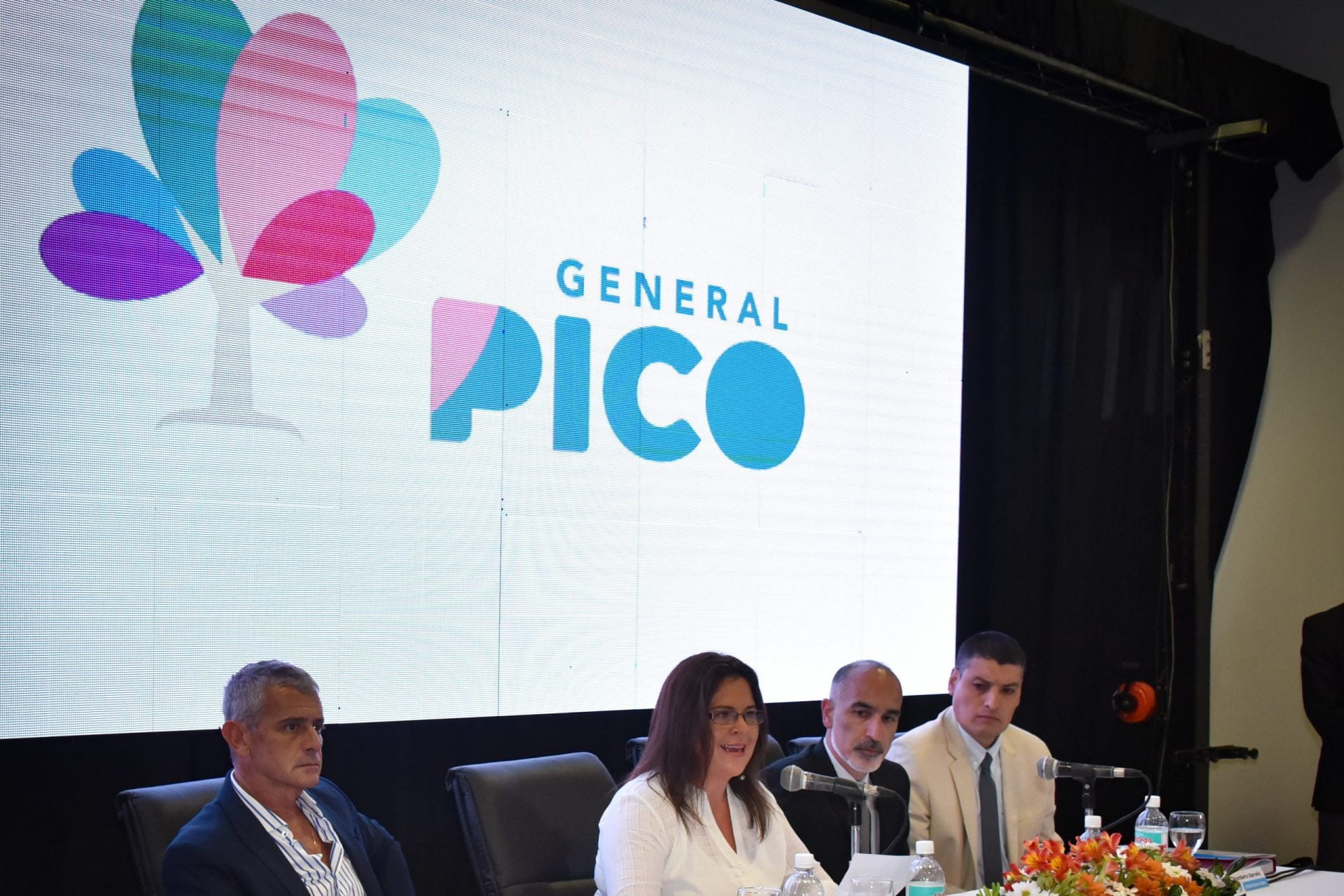 Presentaron la nueva imagen «inclusiva» de General Pico: queremos que «todes la usen» remarcó Alonso