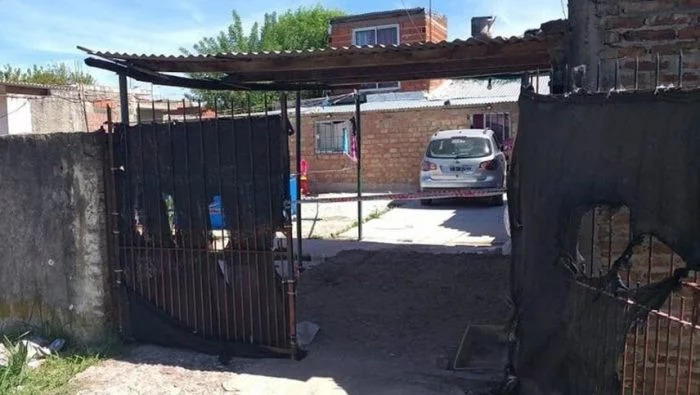Tragedia en Quilmes: estaba aprendiendo a manejar, atropelló a sus tres hijos y mató a uno