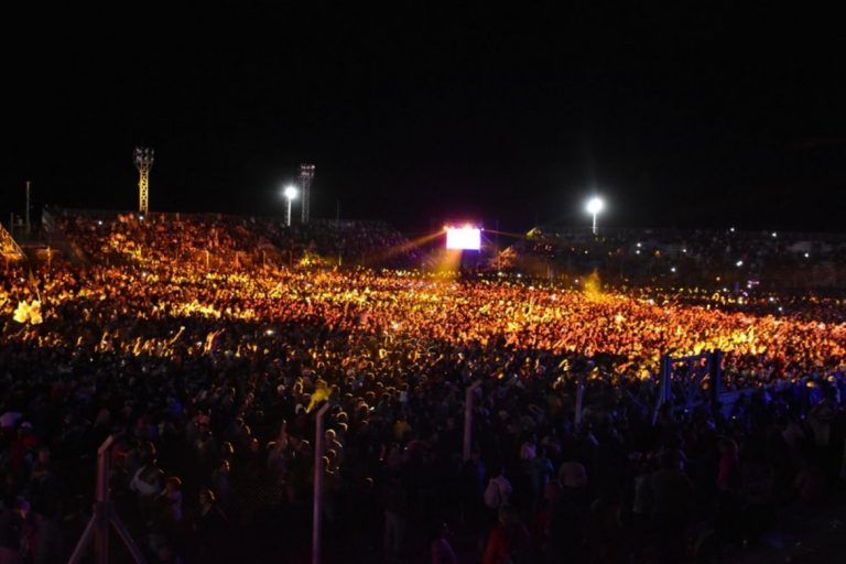 Multitudinaria asistencia de público durante el Festival del Caldén en Nueva Galia