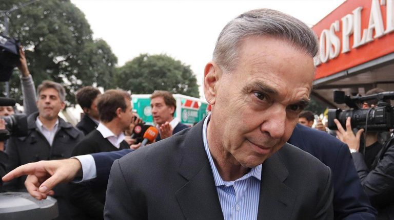 Miguel Ángel Pichetto aseguró que “la visión de la Iglesia es nefasta” y agregó “ahora que se fumen el aborto”