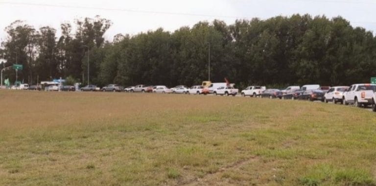 Coronavirus: pese a los pedidos de aislamiento, se producen largas colas para ingresar a Pinamar y Villa Gesell