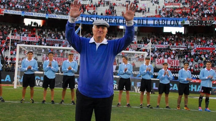 Murió Amadeo Carrizo, ídolo de River y uno de los arqueros más grandes de la historia