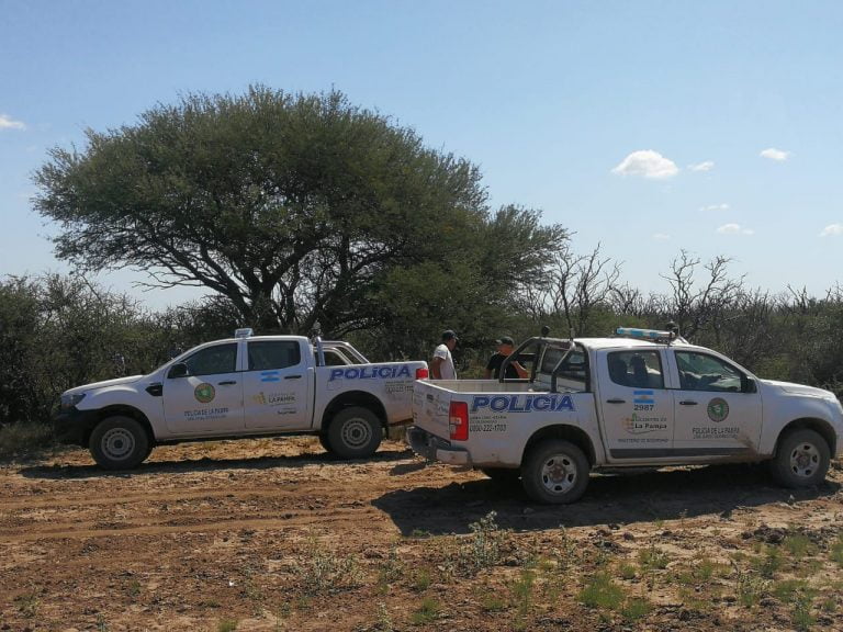 Detuvieron a cazadores furtivos, uno de ellos de General Pico: llevaban una cabeza de ciervo, carne y fusiles