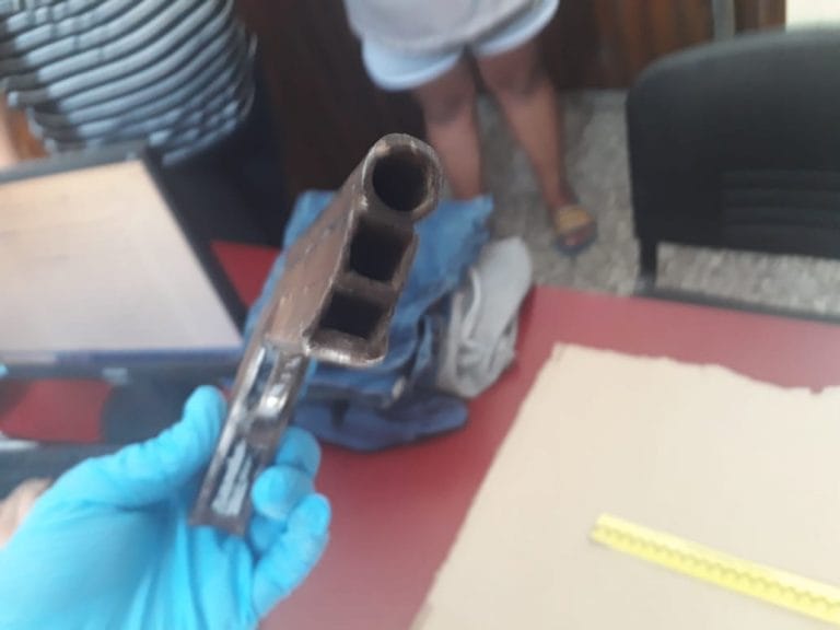 Dos menores robaron una tienda de ropa, hicieron lo mismo en una vivienda y se dieron a la fuga tras una intensa persecución policial: Ya fueron identificados