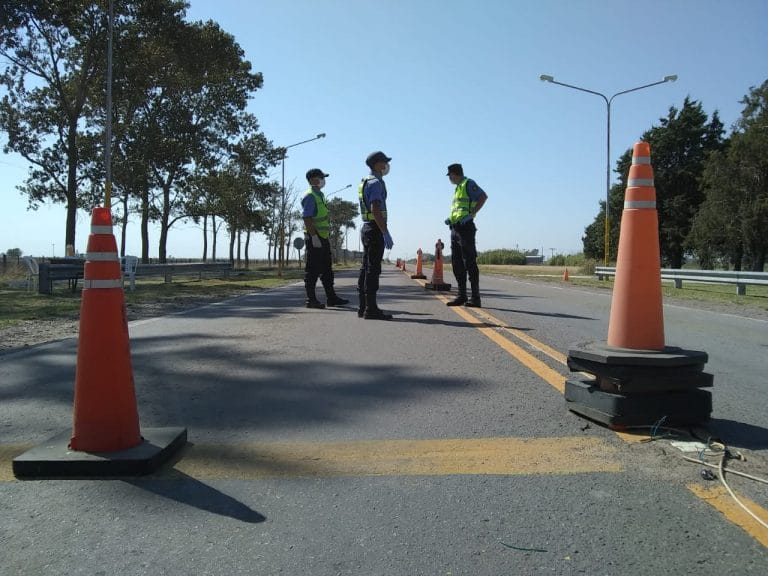 Tres familias de General Pico regresaron hoy de Brasil: se activó el protocolo en Trebolares y fueron revisados en sus casas