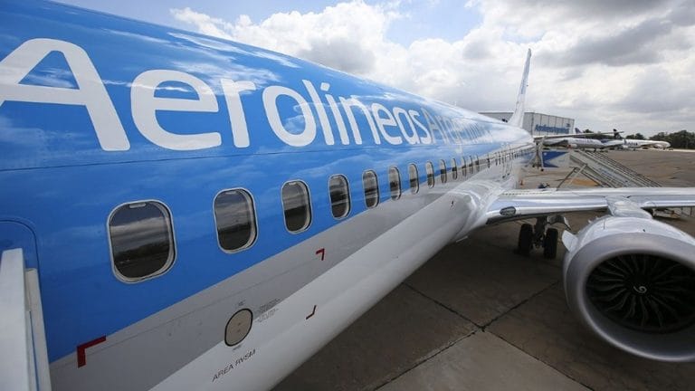 Aerolíneas Argentinas cancela desde mañana todas sus operaciones especiales de cabotaje