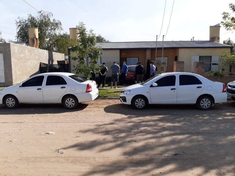 La Pampa: crearon grupos de WhatsApp para eludir controles policiales y fueron detenidos