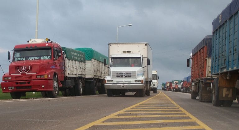Diseñan estrategias de monitoreo para transportistas que arriban a General Pico