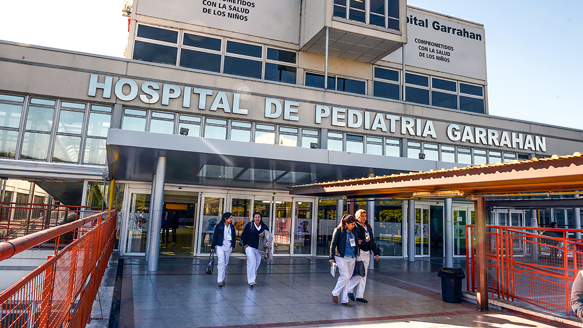 Coronavirus en Argentina: un médico del Garrahan está infectado y aíslan a 15 trabajadores del hospital
