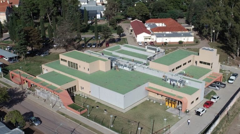 Continuan acondicionando el Hospital Nuclear que oficiará como «Centro de Emergencia de Asistencia Respiratoria»