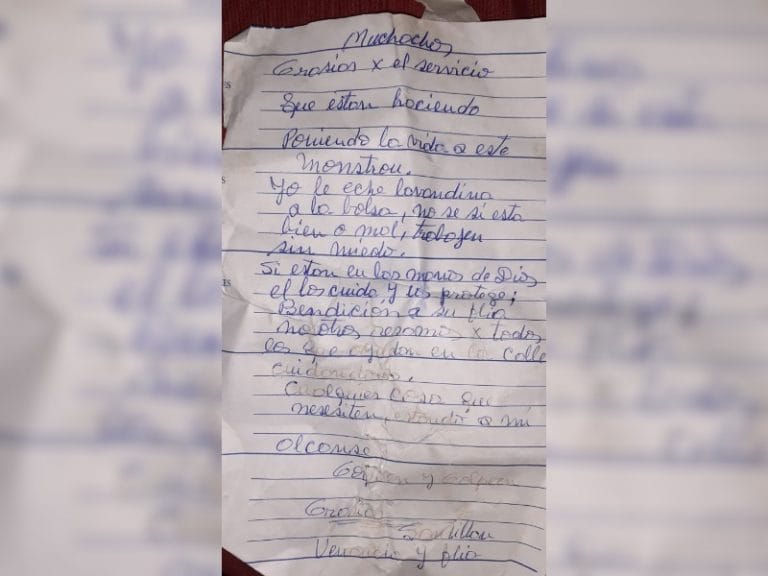 “Gracias por cuidarnos”, fue la respuesta de un recolector de basura a una vecina que le dejó una emotiva carta de gratitud por el trabajo que realizan