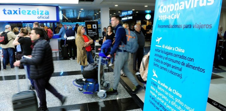 Por el coronavirus, el Gobierno Nacional dispuso una licencia excepcional para los que viajaron al exterior