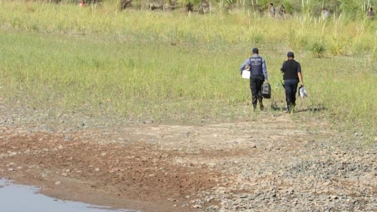 Encontraron muerta a una adolescente en el Rio Colorado al limite con La Pampa y podría ser un femicidio