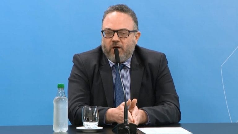 Kulfas anticipó que el Estado pagará el 50 % de los salarios de las empresas