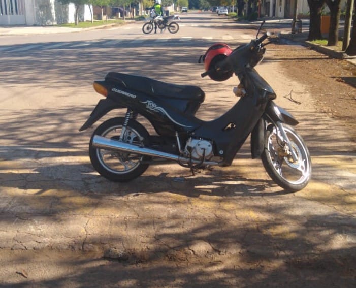 Una mujer resultó con fractura de rodilla tras un accidente de tránsito