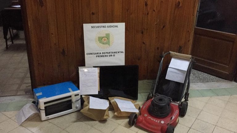 Durante un allanamiento en barrio Federal, personal de Comisaría Primera recuperó todas las pertenencias que le habían robado a un trabajador del Hospital Gobernador Centeno