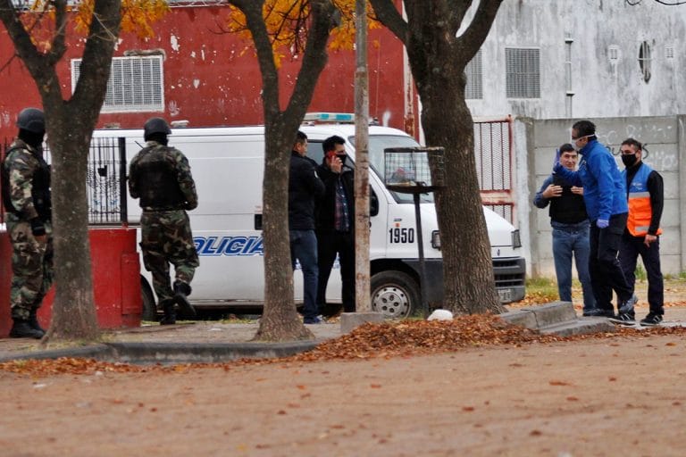 Apuñalado en barrio Ranqueles: Arresto domiciliario por 30 días para uno de los cuatro detenidos y mañana formalizarán al agresor