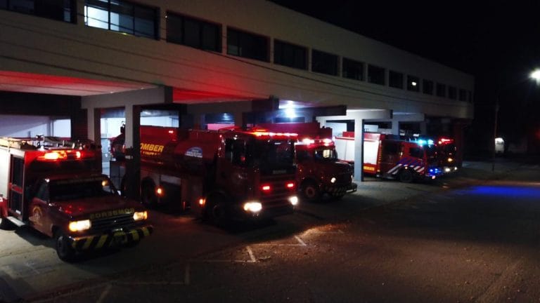 El fuego destruyó una cosechadora que estaba trabajando en un campo ubicado en zona rural de Speluzzi