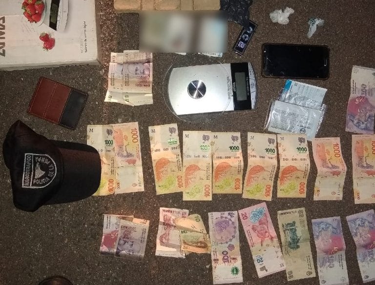 Detienen a una pareja en cuarentena y les encuentran droga, una balanza y dinero en efectivo