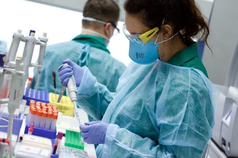 ¡Excelente noticia! Por primera vez, bajó la cantidad de casos activos de coronavirus en el país