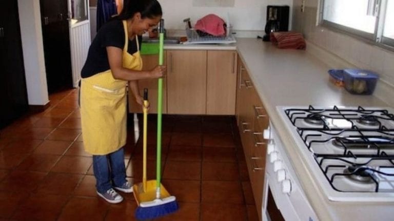 El gobierno provincial avanza para habilitar nuevas actividades, entre ellas las del personal doméstico, peluquerías y profesiones liberales