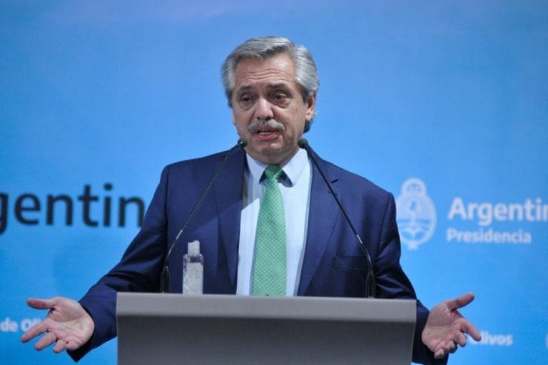 Alberto Fernández afirmó que “la cuarentena sigue” y será “más estricta en grandes centros urbanos”