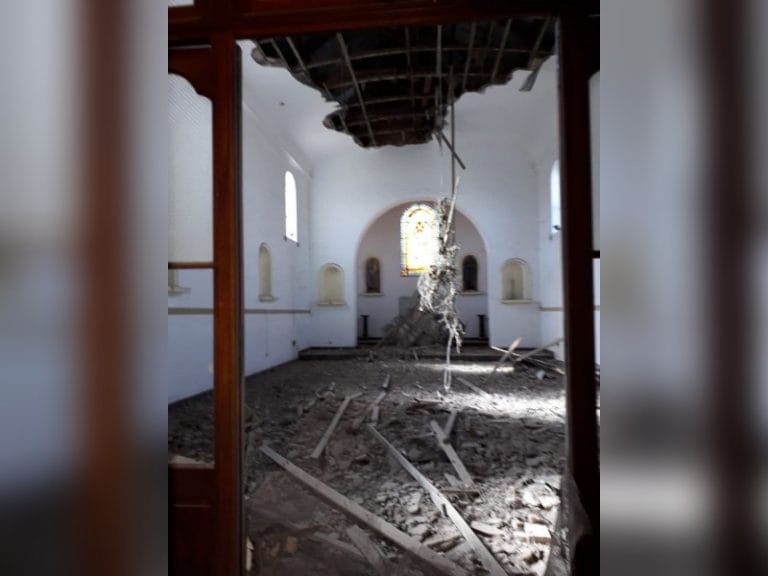 Se derrumbó el cielo raso de la Iglesia Católica de Trenel