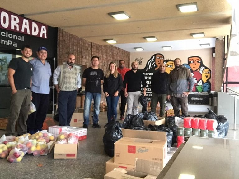 En medio de la cuarentena por Coronavirus, la Universidad de La Pampa entregó más de 140 bolsas de mercadería a becarios de General Pico y Santa Rosa
