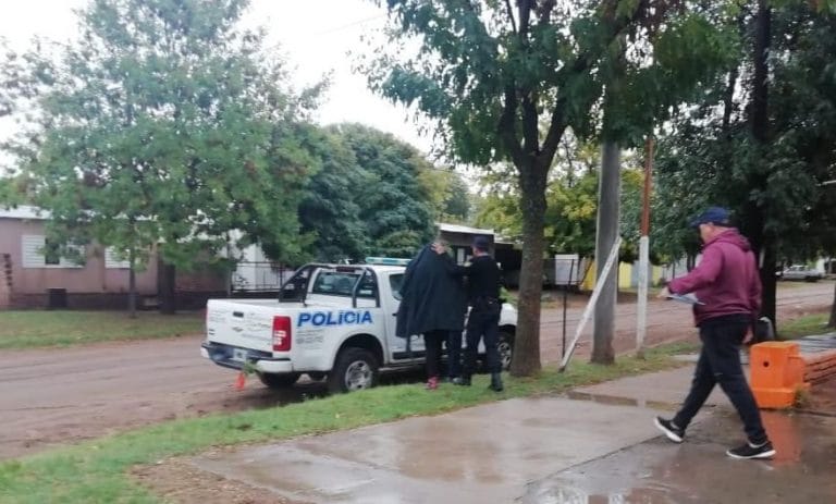 Victorica: Tras un allanamiento, la Policía recuperó $ 300.000 pesos que una mujer le había robado a un hombre con el cual mantenía una relación