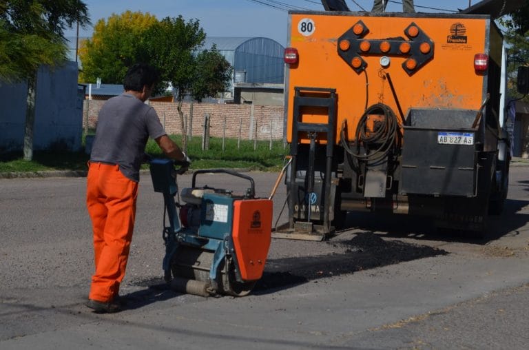 El municipio realizó trabajos de bacheo en la ciudad