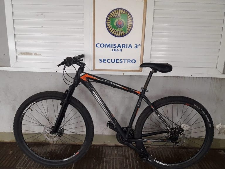 Recuperan una bicicleta de alta gama y notifican a una persona por encubrimiento