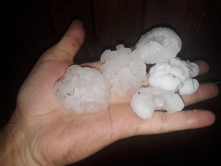 Impresionantes imágenes en vídeos de la fuerte caída de granizo en localidades del norte de La Pampa