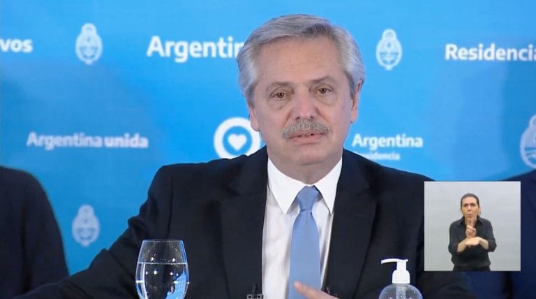 Alberto Fernández anunció que “se podrá salir 500 metros fuera de la casa con fines de esparcimiento” una hora por día
